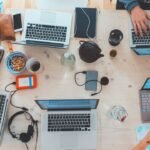 Tim digital marketing bekerja untuk bisnis di Tasikmalaya